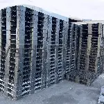 Used Plastic Pallets - Rackable, 4 - Way, 48 × 45" 1